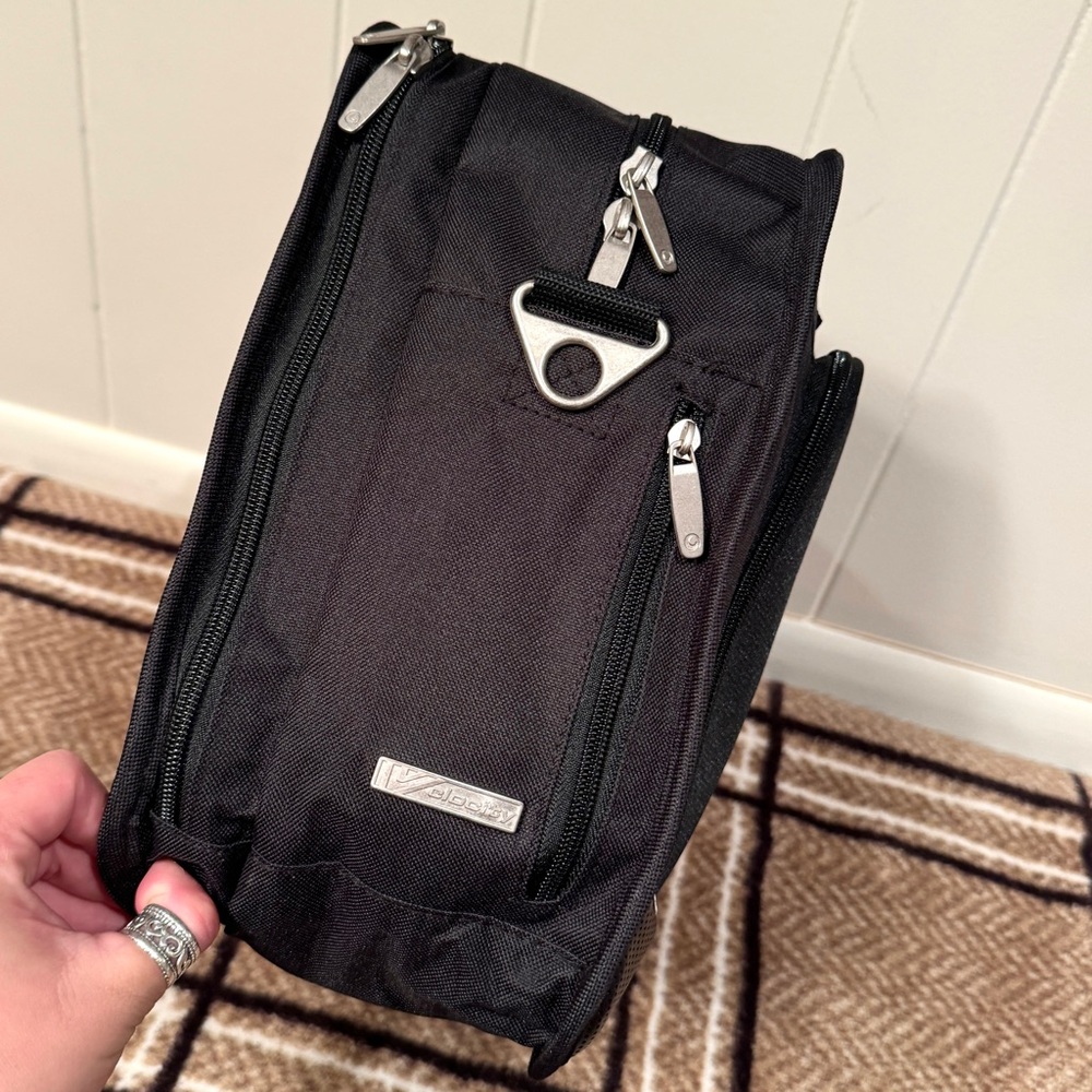 Leed’s Executive 17” Laptop Briefcase - Picture 10 of 14